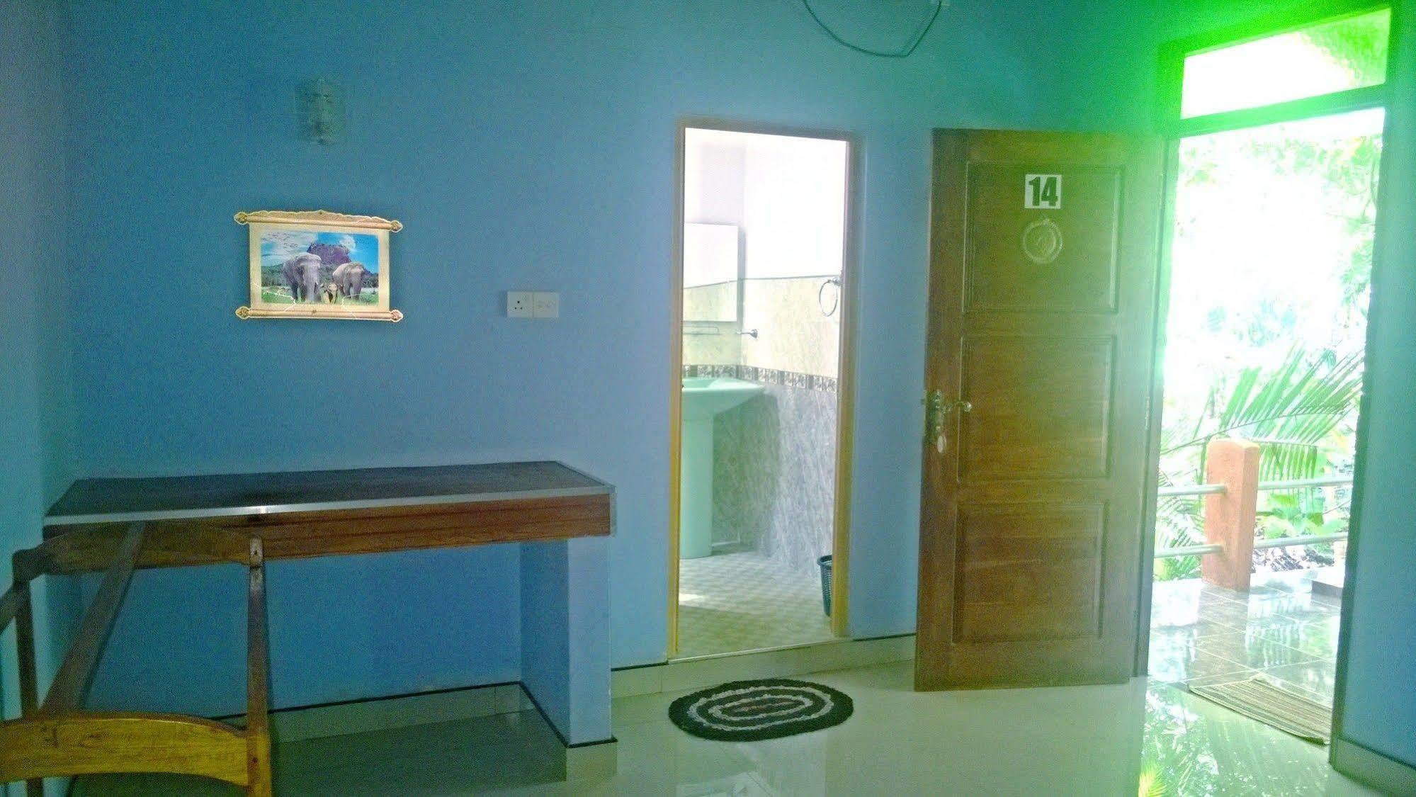 Sigiri Holiday Inn Inamaluwa Exterior foto